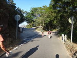 至分岔位, 左路可通吊草岩及觀音山村
DSC01845