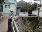 行至藍屋前石橋
DSC08501