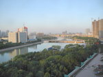 房間窗外望孔雀河及市景
IMG_00552a
