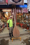 高過人的維吾爾族樂器"都塔爾" 都-"dutar”, 意&#29234;“二”, "塔爾”是“琴弦”, 意兩條弦的樂器
IMG_03301
