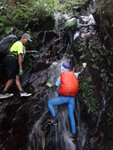 沿瀑上攀, 睇落好濕跣, 小心呀
DSC01122