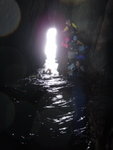 過蠟燭洞窄洞道後有隊友在旁停留影相
DSC01557