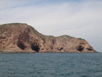 橫洲南海岸蠟燭洞, 橫洲角洞, 橫洲角東南洞及麗紋洞(左至右)所在
DSC01761