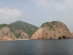 往罾棚角途中經花山, 見香港之心(左)及花山孖洞(右)
DSC02948