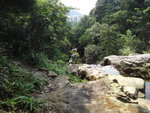 前臨一瀑崖, 左邊有山路
DSC03732