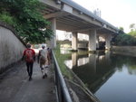 沿河畔小徑行至明星海鮮舫後上橋過城門河再往沙田運動場洗白白
DSC07033