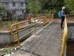通入村的路被鐵閘封了, 要跨欄杆
DSC00264