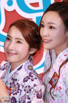 Irina Tang 鄧以婷 (right)
5DM32439a