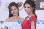 Kelly Ng 伍樂怡 (left) 
5DM31498a
