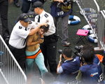 Misconduct!!!
_W7Z5530-01