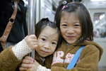 The lovely young sisters I met at Osaka Subway   VP1B9611
