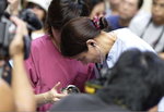 Close examination
_W7Z4579S