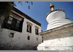 after we arrived in Shigazi(日喀?)，we visited Ta Shi Lhun Po Monastery(扎什?布寺)