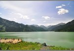 we arrived at lake side,there had so many local tours