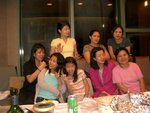 合照``Female only..