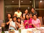 合照``Female only..