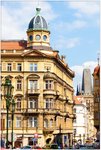 布拉格是歐洲傳統的文化中心之一，文化藝術氣氛濃郁，擁有有數以百計的音樂廳、畫廊、電影院和音樂俱樂部。