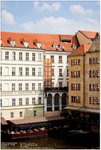 著名的文化設施有布拉格國家歌劇院及布拉格國立劇院。