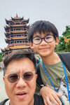 武漢高鐡父子二人行