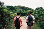兩個麻甩佬加個山