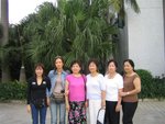 參加'06廣州校友會的部份南定女同學．