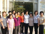 出席2006年廣州校友會的'64届女生．