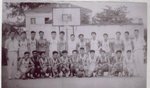 1963年　中華中學教工籃球隊與海防海港工人隊在海防友誼賽。