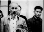 26/1/1957　　胡志明主席到訪河內中華中學．