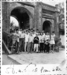 1958年　初二丙班同學('62&#23626;）在河內市效Co-loa