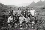 1968屆女生在諒山分校畢業時的留影.