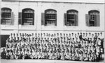 1960年　 河內中華中學少年先鋒隊全體隊員和 輔導員．