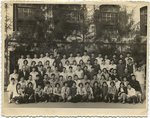 1962年　河內中華中學的越南勞動青年團團員與團對象和老師留影．