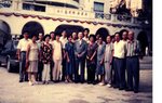1995年7月  廣西北海  原越南河內華僑師範學校校長楊堅與舊生們一起.