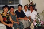 1999年夏　多倫多　（左起）何羨萍，樊秀菊，譚慶餘，何宗慶，郭勛晞．