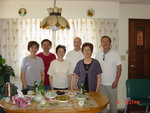 2007年　溫哥華　左一：王侯麗珠，王龍山，周李彩歡，周國權，王淑儀，林書倫．