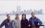 2001年　紐約（背景是世貿中心）