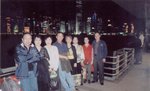 2004年　香港維港畔　張敬武，何羨容，王雪雲，郭勛晞，何羨萍，關詠逑，趙崇慶．