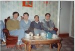 英國倫敦的'64届同學，左一：周寧國，譚慶餘，右一：關志毅，歡迎來自廣西南寧的黃子仁．