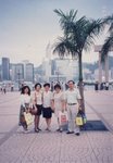 1993年　杭州的郭媚媚（中）到訪香港．