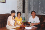2004年　廣州　左一：'64届的吳如娣，黃碧霞，何少民．