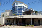 「砂樂會館」, 全名砂蒸會館砂樂, 係日本唯一天然砂蒸溫泉, 亦係指宿最大特徵