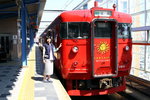 10:57 到達宮崎, 係隔離月台見到 713系「陽光宮崎號」列車, 緊要合照啦!!