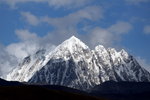 雅拉雪山 (5820)