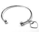 Vnada Metal Bangle with Heart Charm $ 269