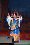 氣宇軒昂。