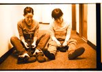 左: 細妹 右: 家姐...
佢地係Twins...