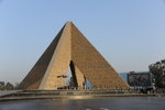 悼念前總統沙達及為國捐驅的埃及士兵的無名英雄紀念碑