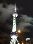 上海東方明珠電視塔是全亞洲第一、世界第三高的電視塔，塔高468米