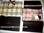 英國BURBERRY-LONDON 有一條粉紅一條杏色連盒n紙袋$1308