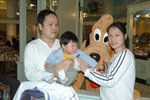 9 Months 26 Days - 今日係 Daddy, Mami 結婚周年, 我o地一齊去 Disney Hotel 食 buffet.
